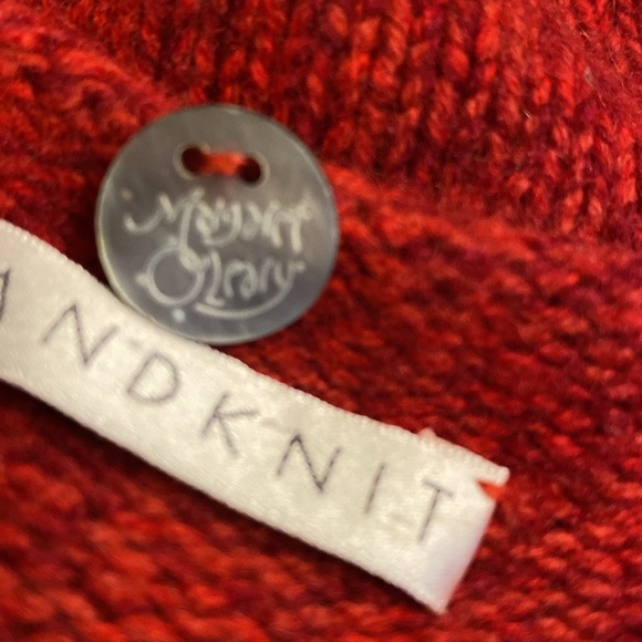 Margaret O’Leary Hand Knit V Neck 100% Cashmere Sweater Size M/L Color Dark Red - Picture 7 of 8